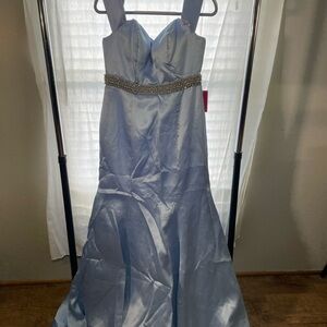 Elegant Light Blue Gown with Embellished Waist